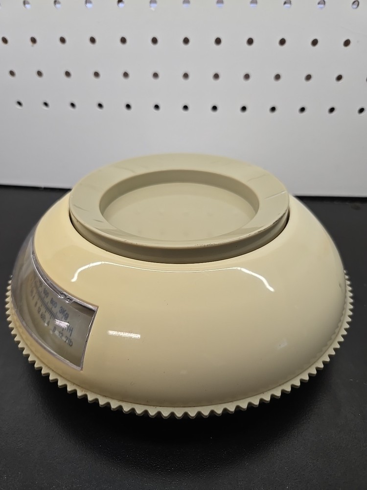 1970's Vintage Kitchen Scale