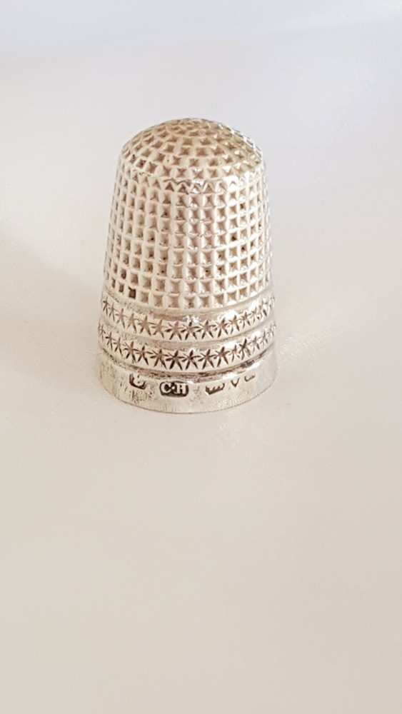 THIMBLE ~ Hallmarked Sterling Silver ~ Size No 8 ~ Maker Charles Horner
