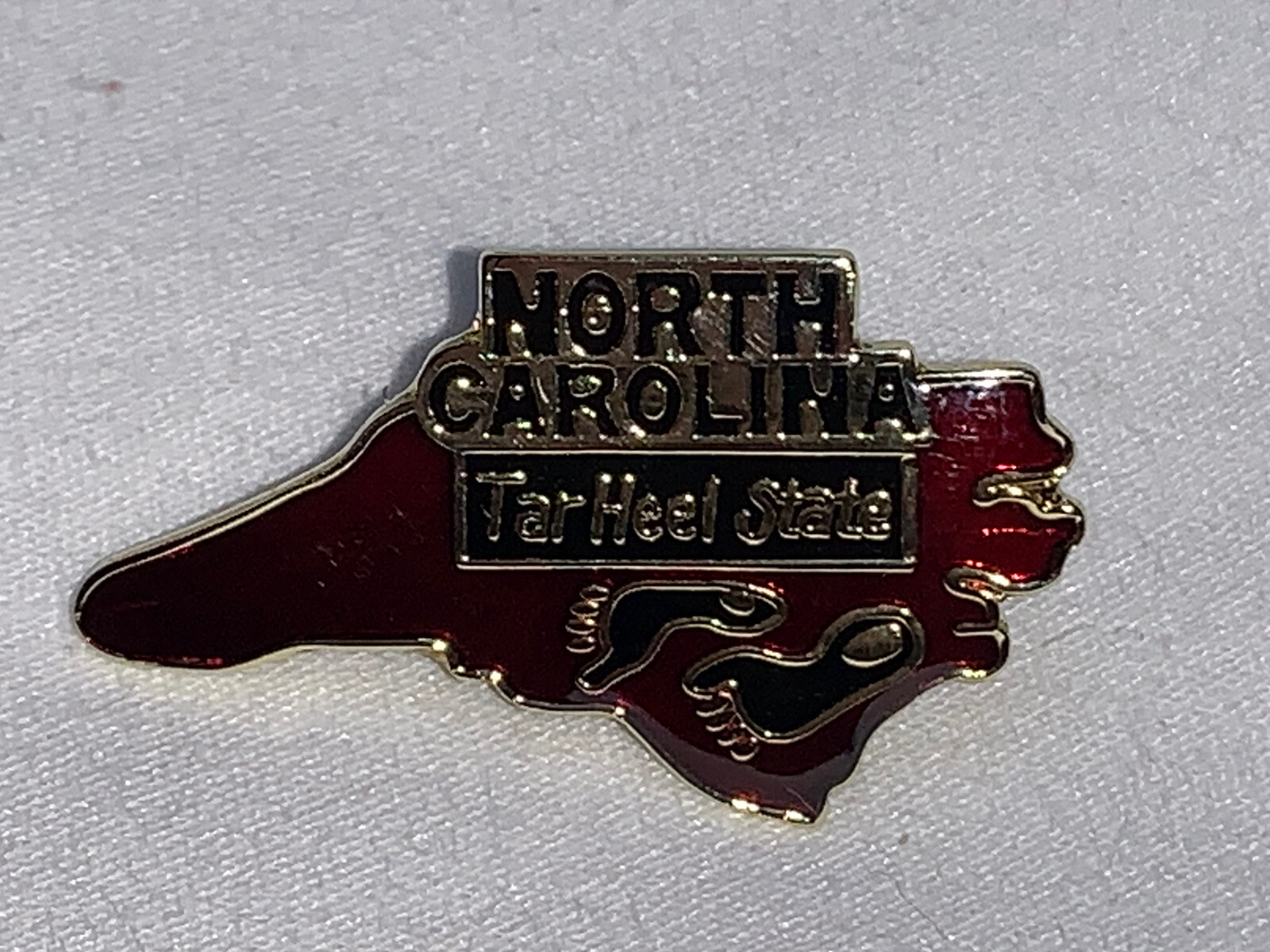 North Carolina State Lapel Pin New Collectible Pin Accessory