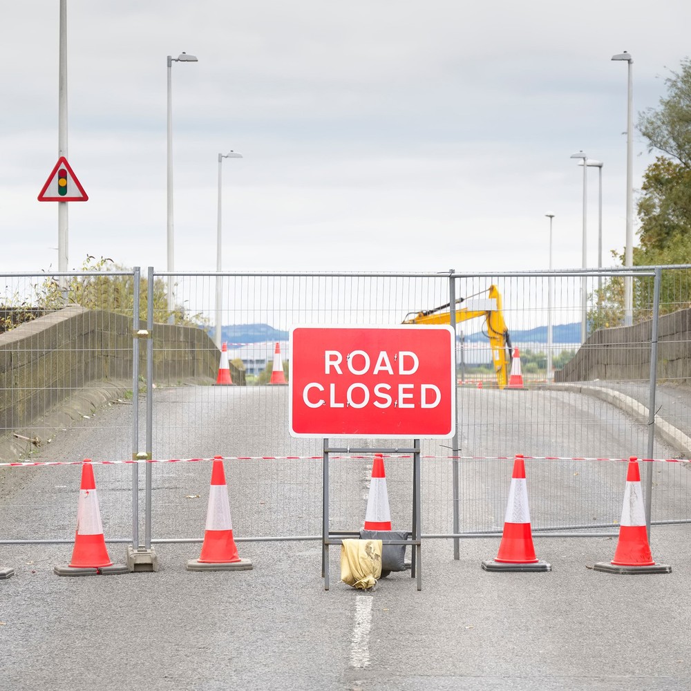 Plastic Chain 100 Foot 2" Safety Chains, White Plastic Chains