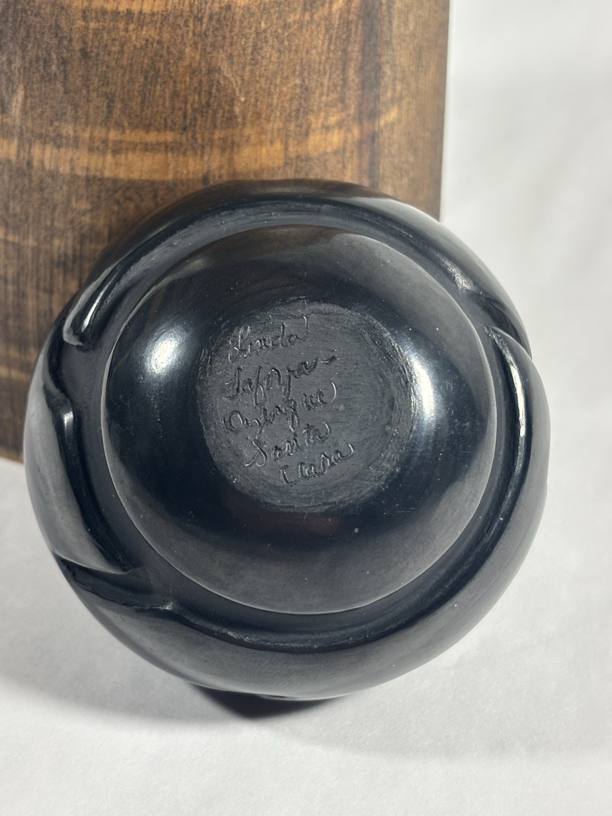 Linda Tafoya-Oyenque Santa Clara Pueblo Carved Blackware Pottery Bowl- Excellent