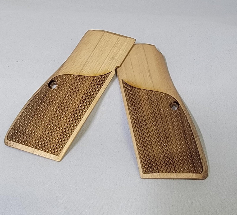 Browning High-Power Walnut Grips with Half Checkering Pattern