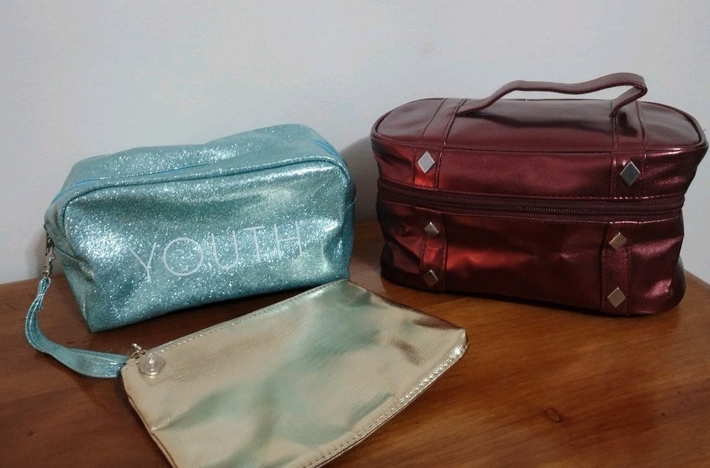 Beautiful Makeup Cosmetics Bag Travel Bundle