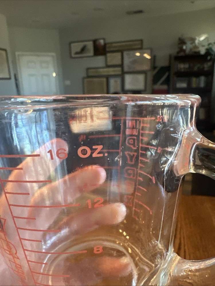 Vintage Pyrex 516 - 1 Pint Liquid Measuring Cup