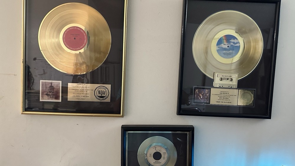 Vintage Windows 98 Studio Computer Custom Built Fully Functional With OEM Win98