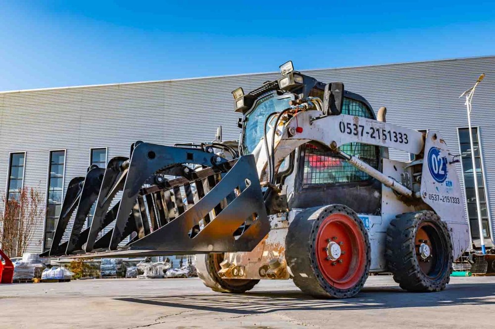 72" Rake Root Clam Grapple with Teeth Attachment Bobcat Skid Steer
