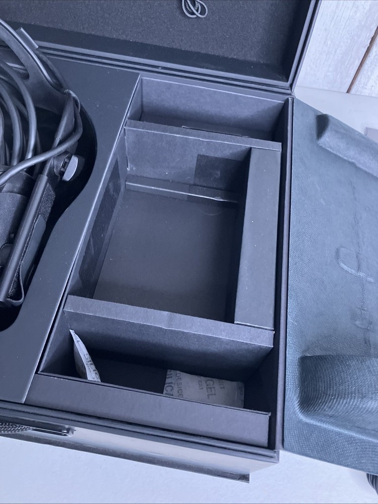 Oculus Rift CV1 Original Set for PC Virtual Reality Headset w/ Xbox Controller