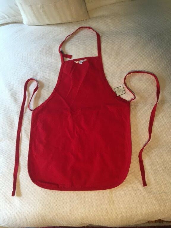 MACYS CLASSIC RED APRON WITH FRONT POCKETS [NEW]