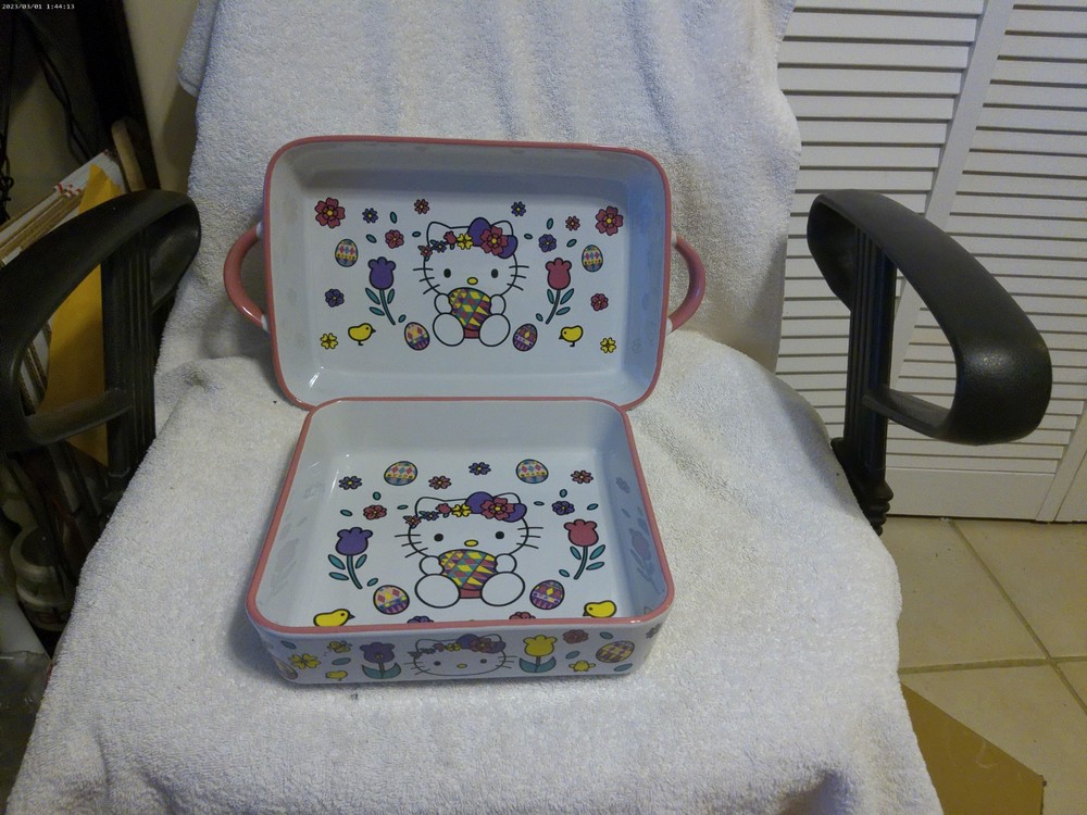 Hello Kitty Easter Butterfly Rectangular Baker & Square Baker New