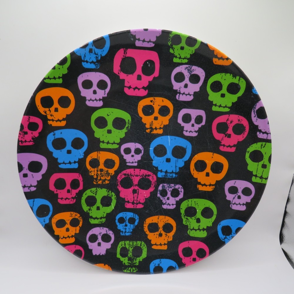 2010 Halloween - 2 - 11" Plastic Plates - Preown