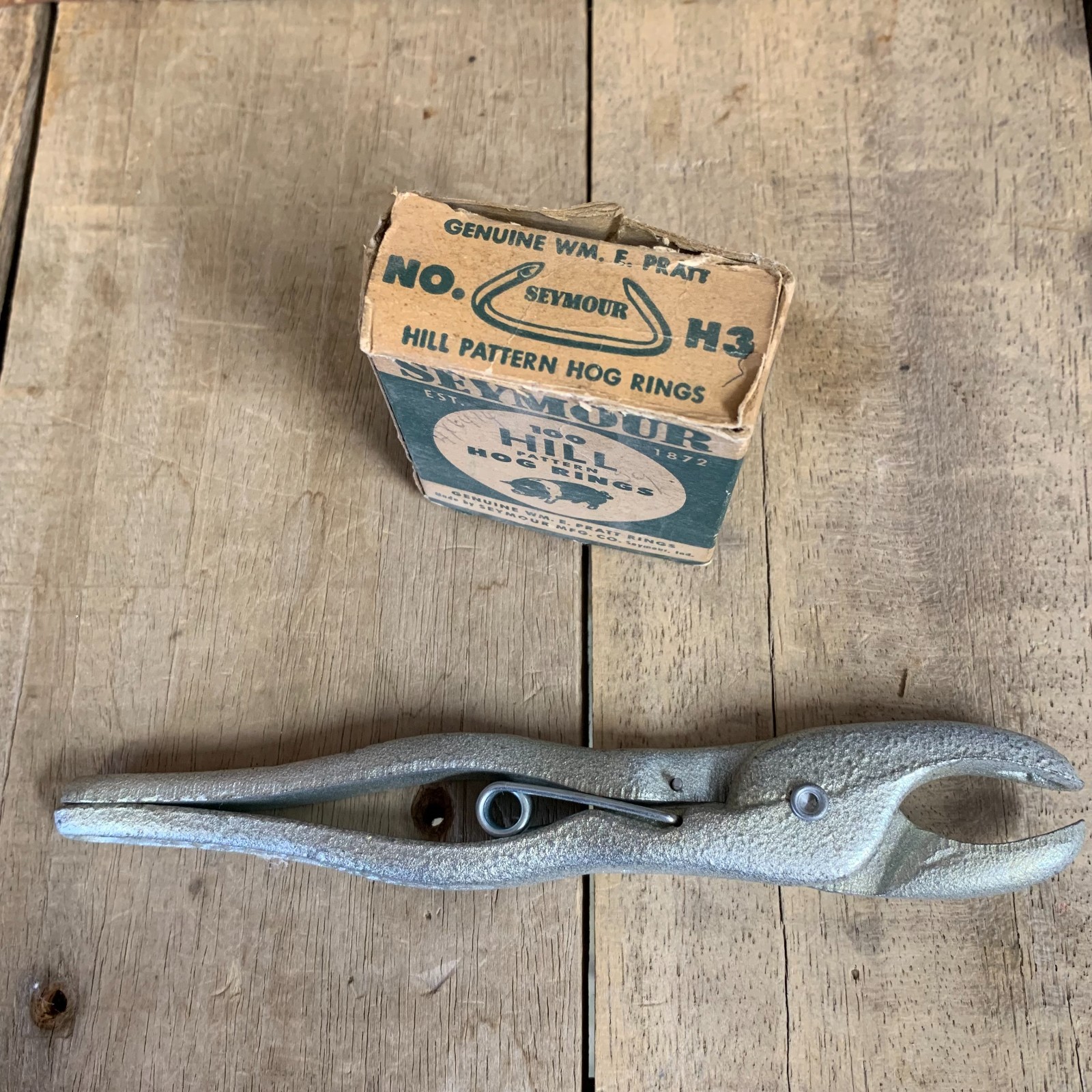 DECKER'S HOLD'EM ~ Hill Ringer 8” Hog Ring Pliers + Partial Box Of Seymour Rings