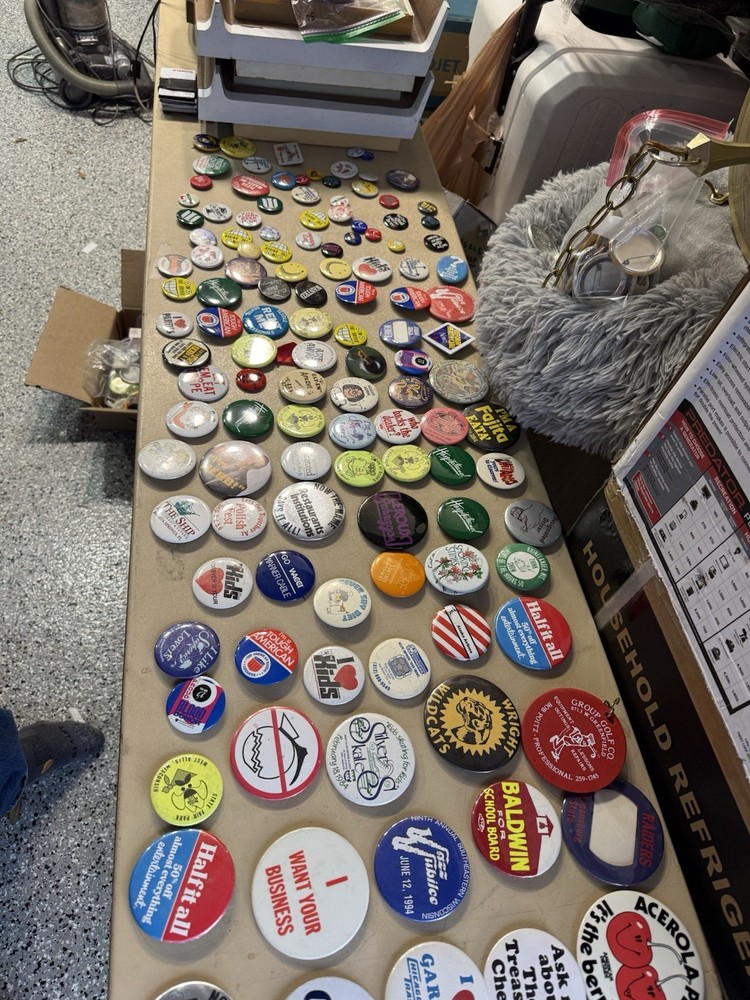 300 VINTAGE BUTTONS TEAMSTERS PLUS MORE