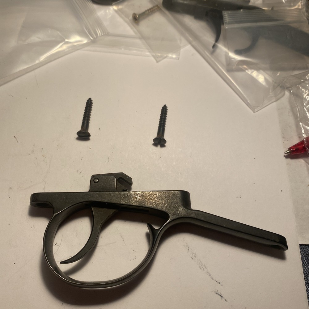 Thompson Center New Englander  Muzzleloader  Single Trigger Assembly And Screws