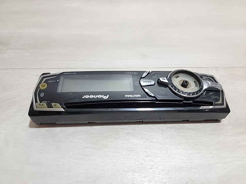 Pioneer DEH-X8500BH Replacement Faceplate. Missing Knob