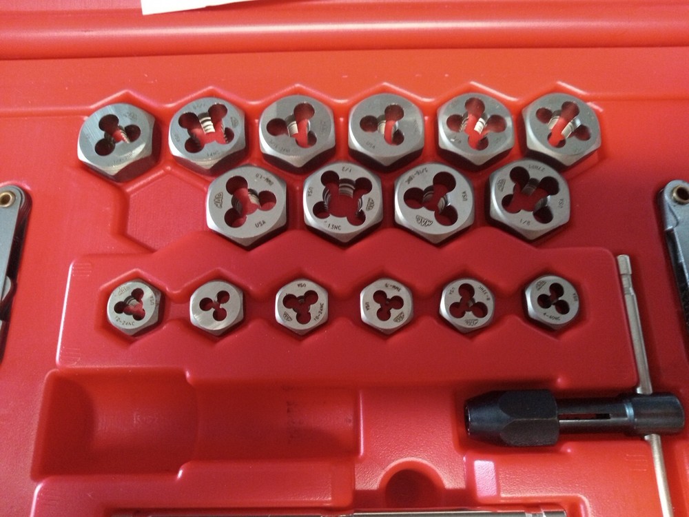MAC Tools TDPLUS 117-Pc Deluxe Threading Set - Standard & Metric - INCOMPLETE