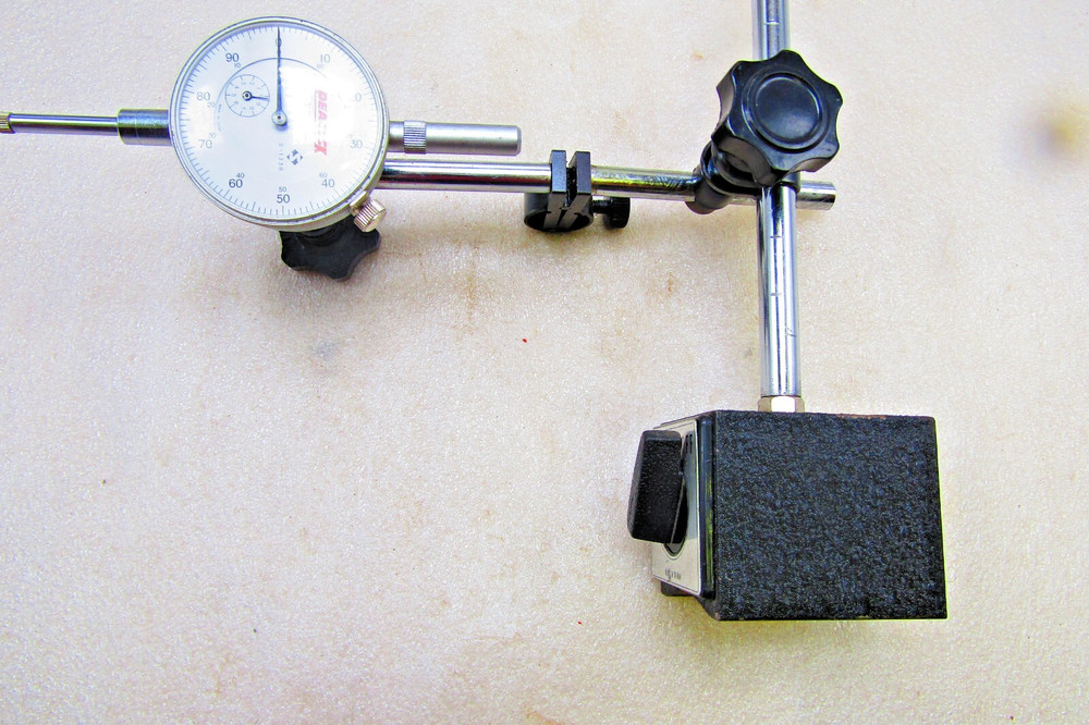 Magnetic base dial test indicator by Peacock