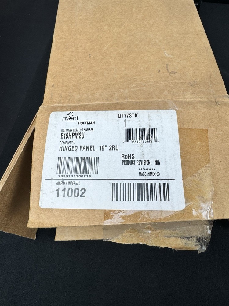 NVENT HOFFMAN E19HPM2U Hinged Wall-Mount Panel,19",2u,Black