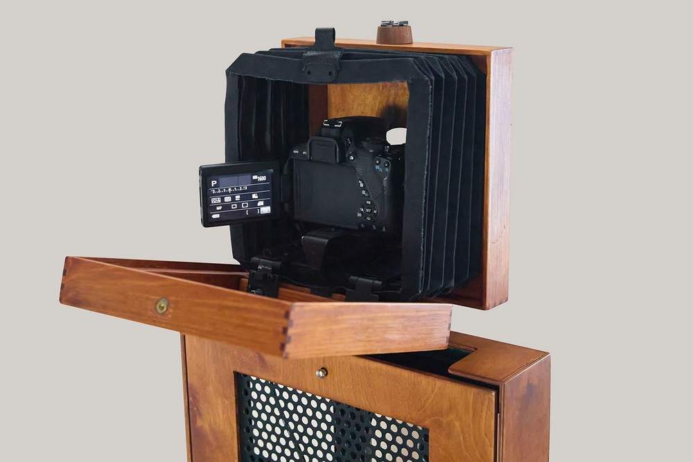 Vintage Party Photo Booth Machine Shell with Flight Case