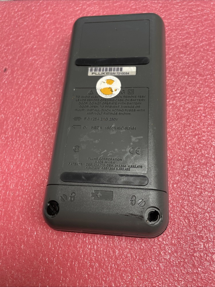 Fluke 715 VOLT/mA Milliamp Process Calibrator Meter / WORKING