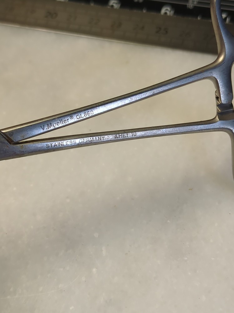 V. Mueller GL860 Uterine Tenaculum Forceps