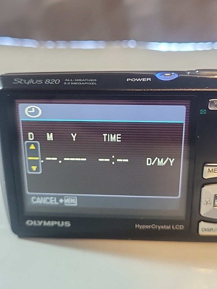 ***BROKEN***OLYMPUS Stylus 820 8.0MP Black Compact Digital Camera