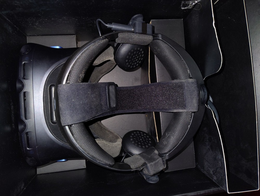 HTC VIVE Cosmos Elite VR Headset - Black