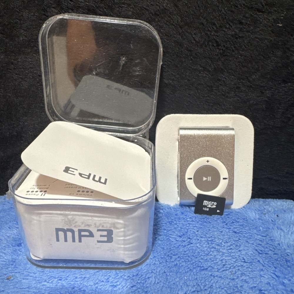 NIB mp3 player/USB Flash Disc silver