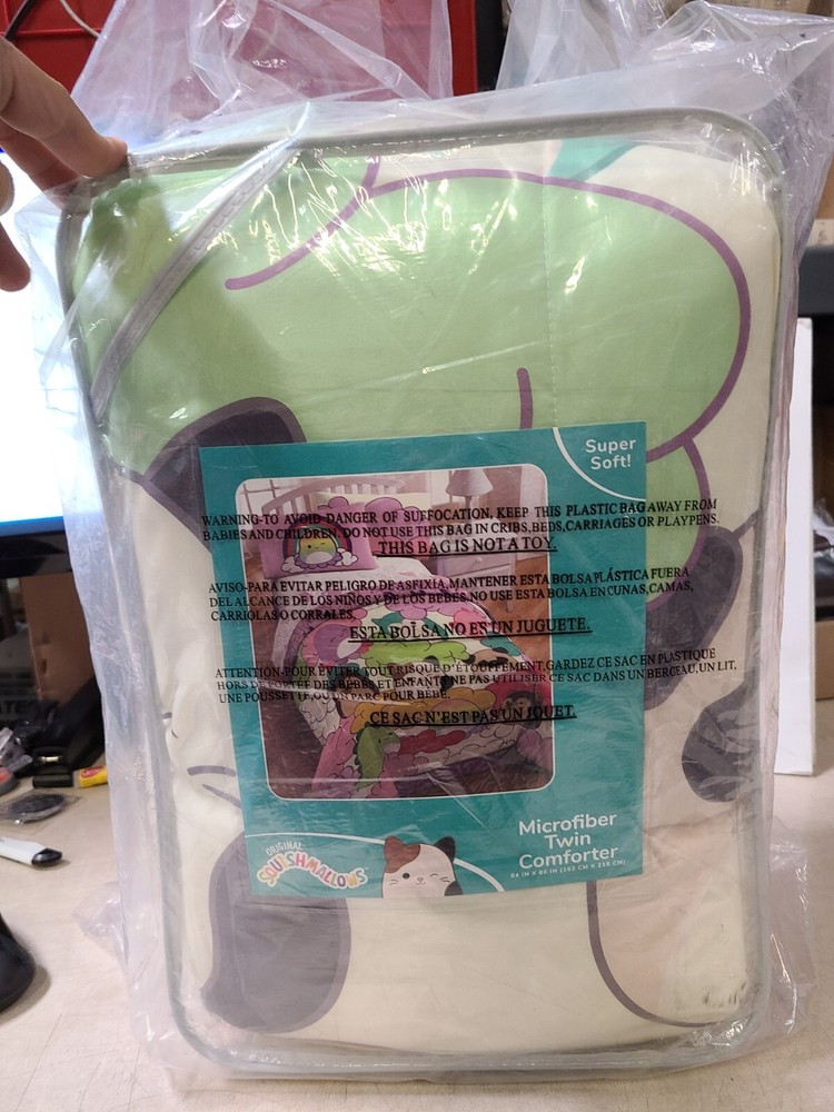 Original Squishmallows Soft Reversible Microfiber Comforter TWIN (64” X 86”)