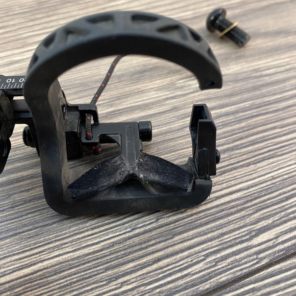 Trophy Taker XFC Compound Bow Drop Away Arrow Rest RH Used