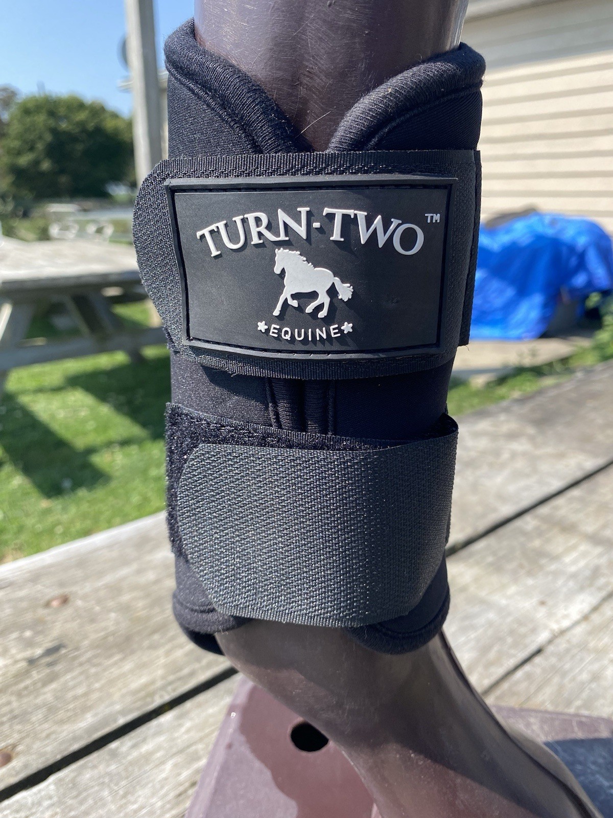 Turn Two black neoprene Splint/Sport boots w/pink filigree leather M horse