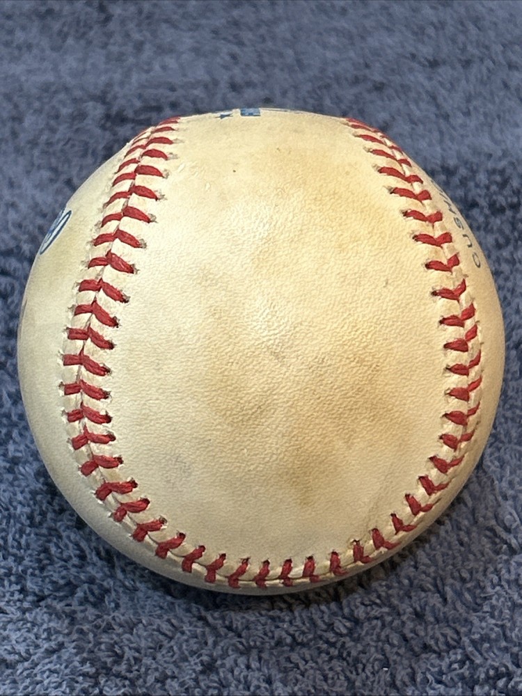 eteban yan signed baseball autograph ball auto M