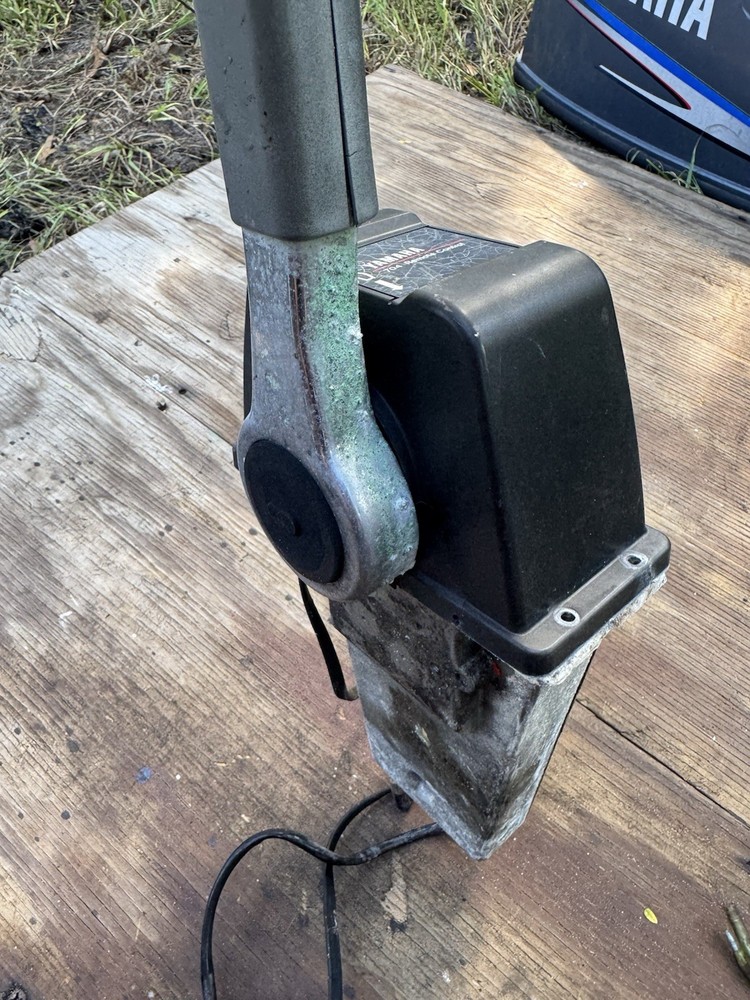 Yamaha Engine Top Mount 704 Binnacle Control Box