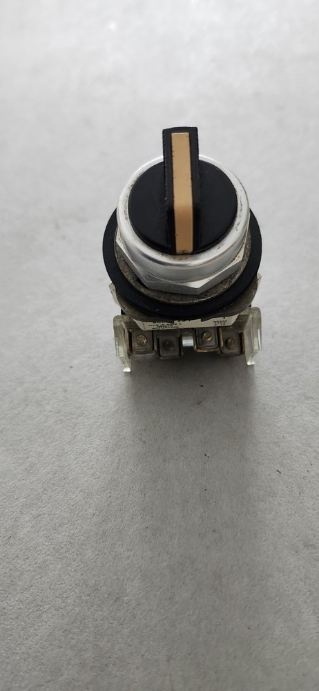AB 800T-J91 3 POSITION SPRING RETURN SELECTOR SWITCH