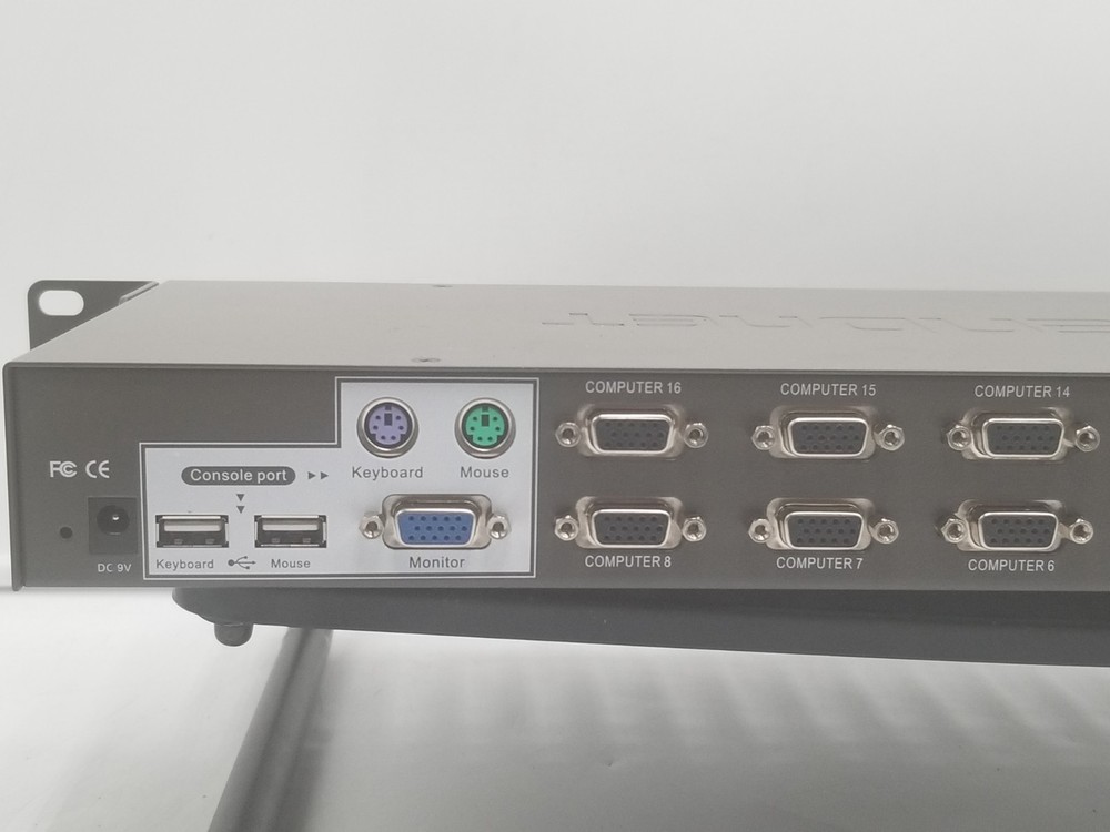 TRENDnet (TK-1603R) 16-Ports Rack-Mountable KVM / USB switch