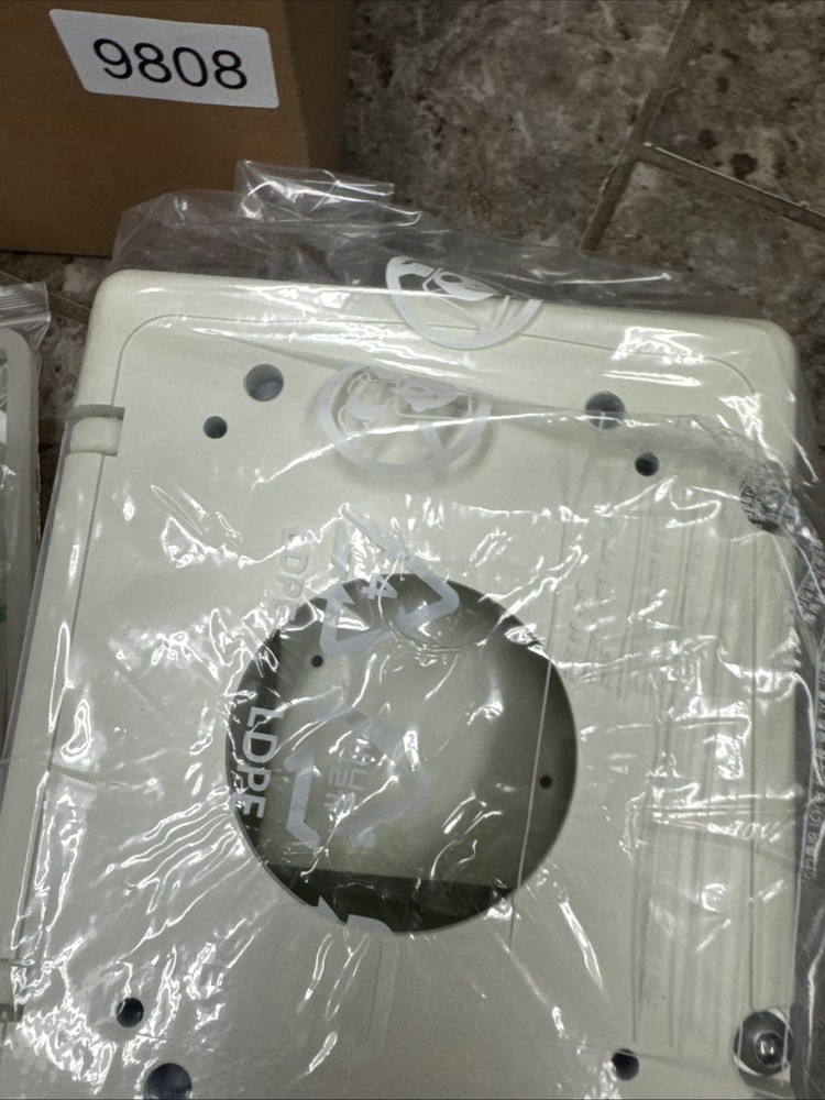 Hanwha Techwin SBP-300NB Camera Installation Back Box White Bracket Mount Kit