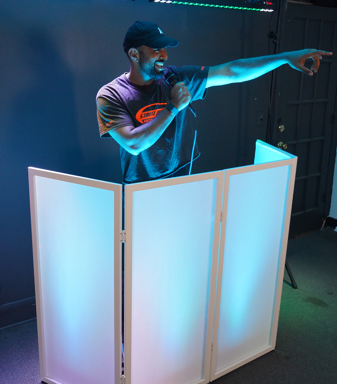 Rockville RFSSW White DJ Event Facade 80" x 44" Steel Frame Booth+Bag+Scrim