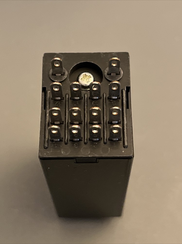 Omron Timer H3YN-41-B solid-state analog long-range 1 Min-10h timer LED H3YN41B