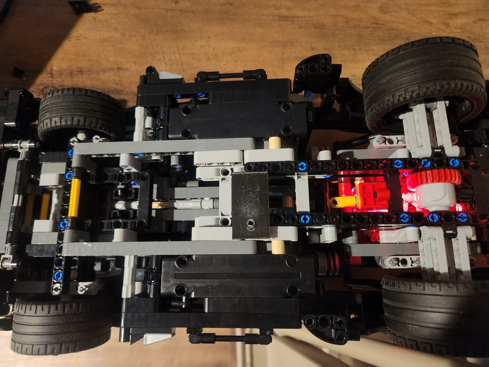 Lego Technic THE BATMAN Batmobile 42127 Mall Mount Display Bracket | Horizontal