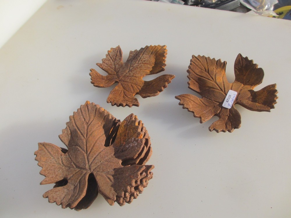 Vintage Iron Decorative Leaf Leaves Mount - £5 each