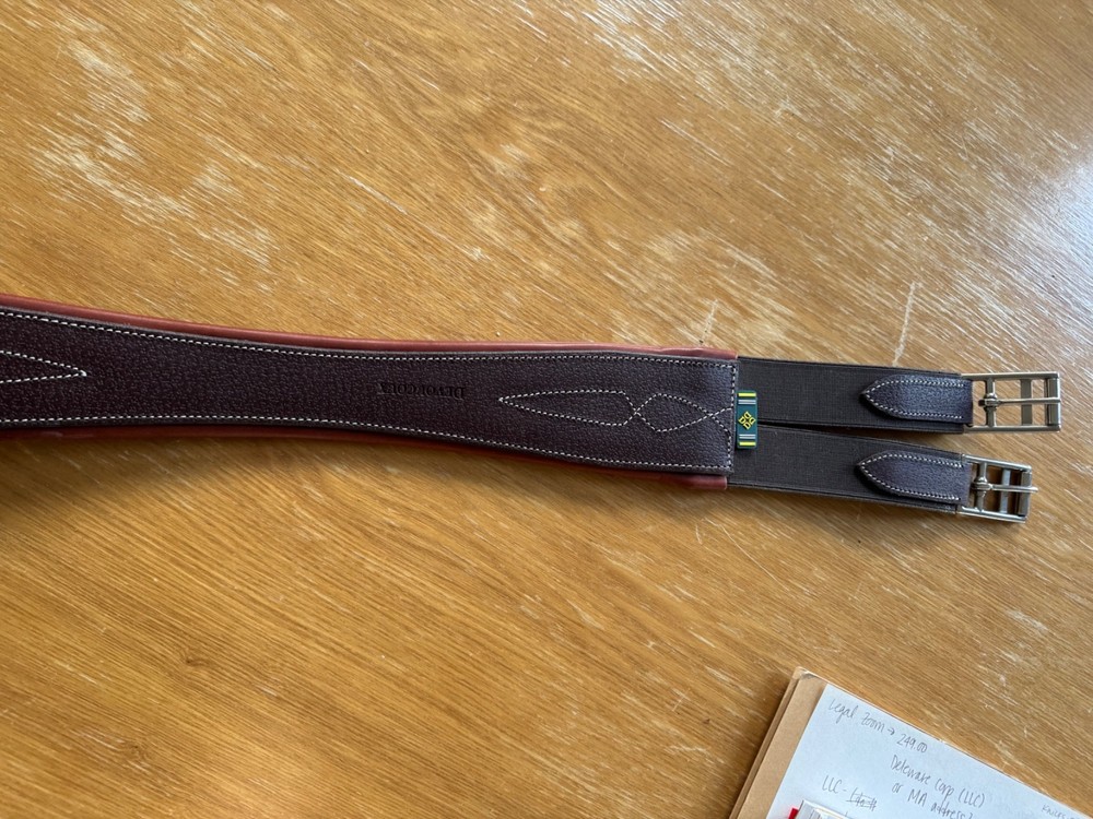 BNWT Devoucoux Allure Hunter Girth - 50" - 125 CM
