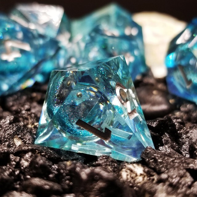 Sage's Spirits - Ice Spirits Liquid Core Sharp Edge Resin Dice Set