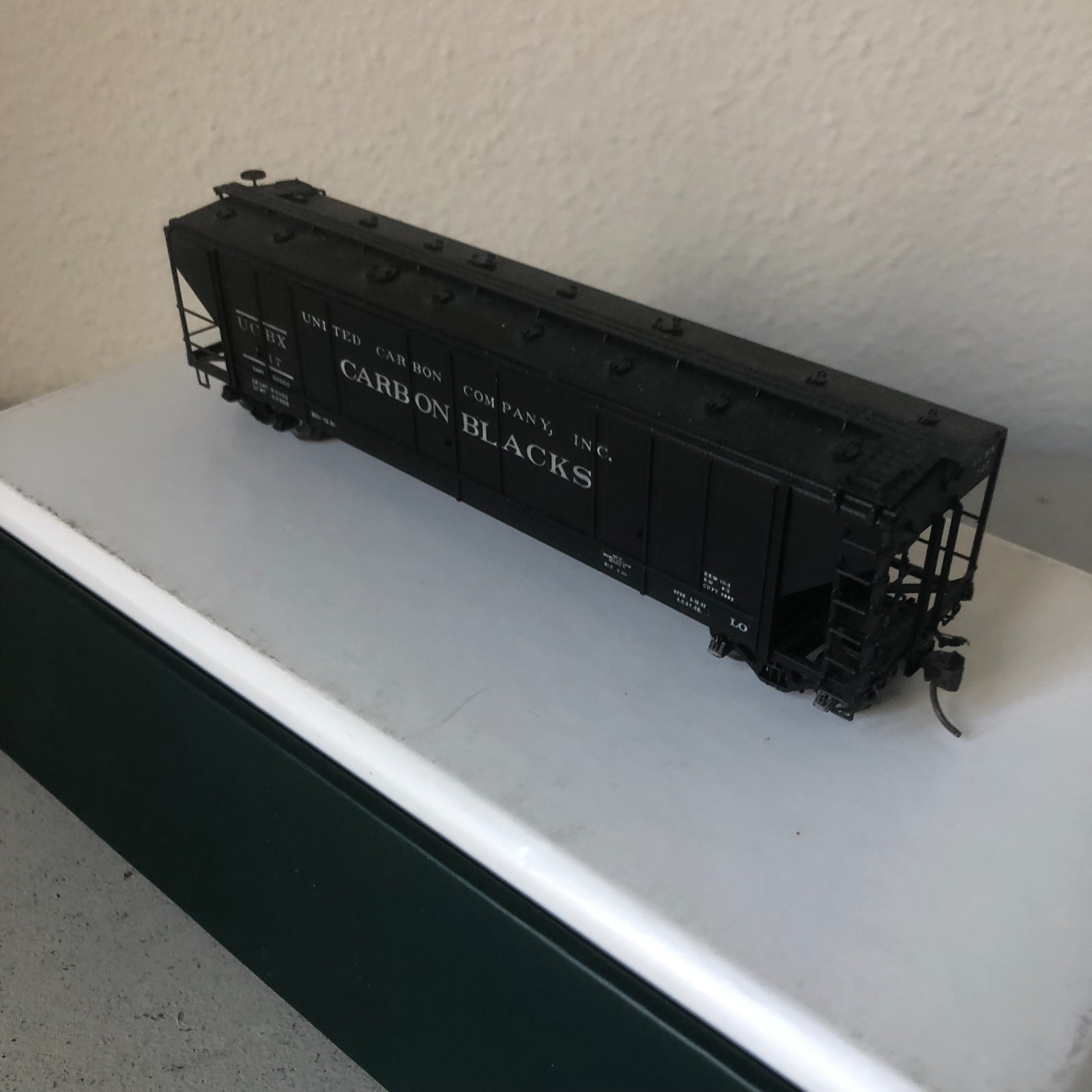 Overland Models HO Brass United Carbon Company Carbon Black UCBX 117 Covered Hop