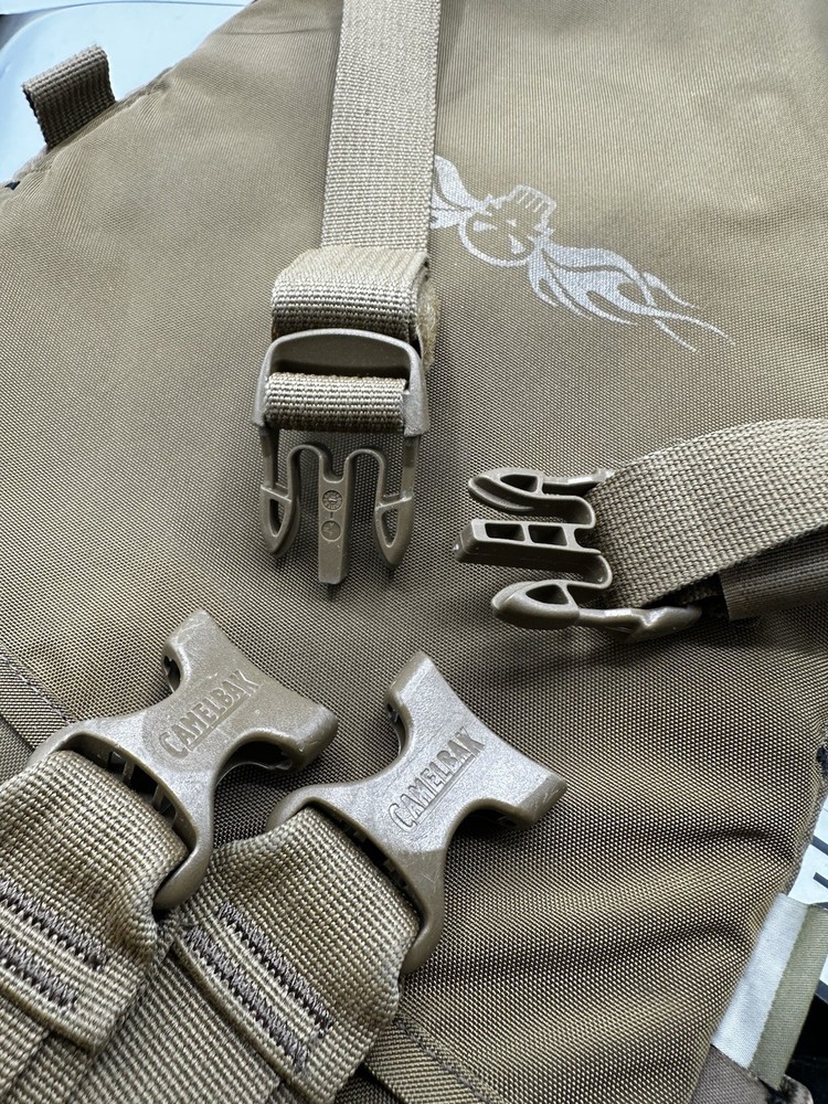 CamelBak Ambush 100oz 3L Mil Spec Hydration Pack Coyote Tan Includes Bladder EUC