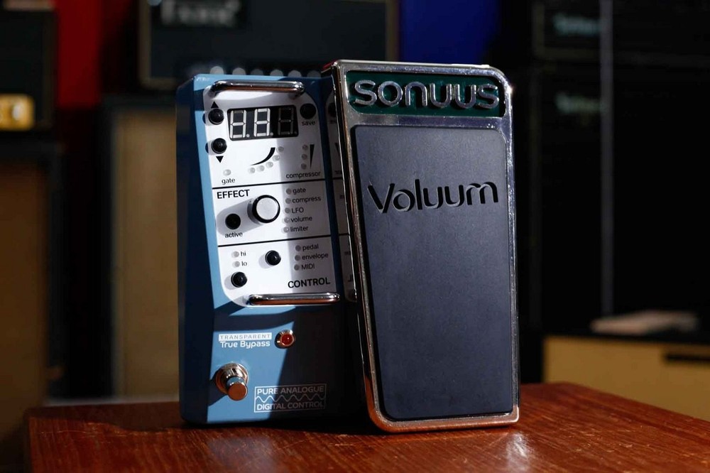 Sonuus Voluum Audio Loop Controller Used with Box and Manual