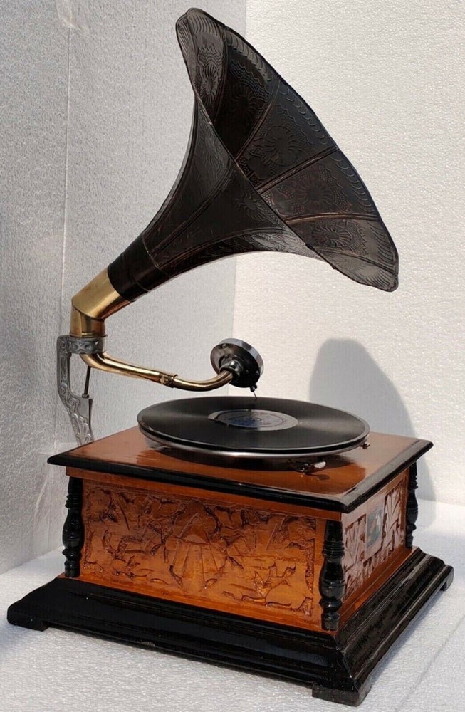 Collectible Gramophone Fully Working Phonograph win-up record player Phonograph