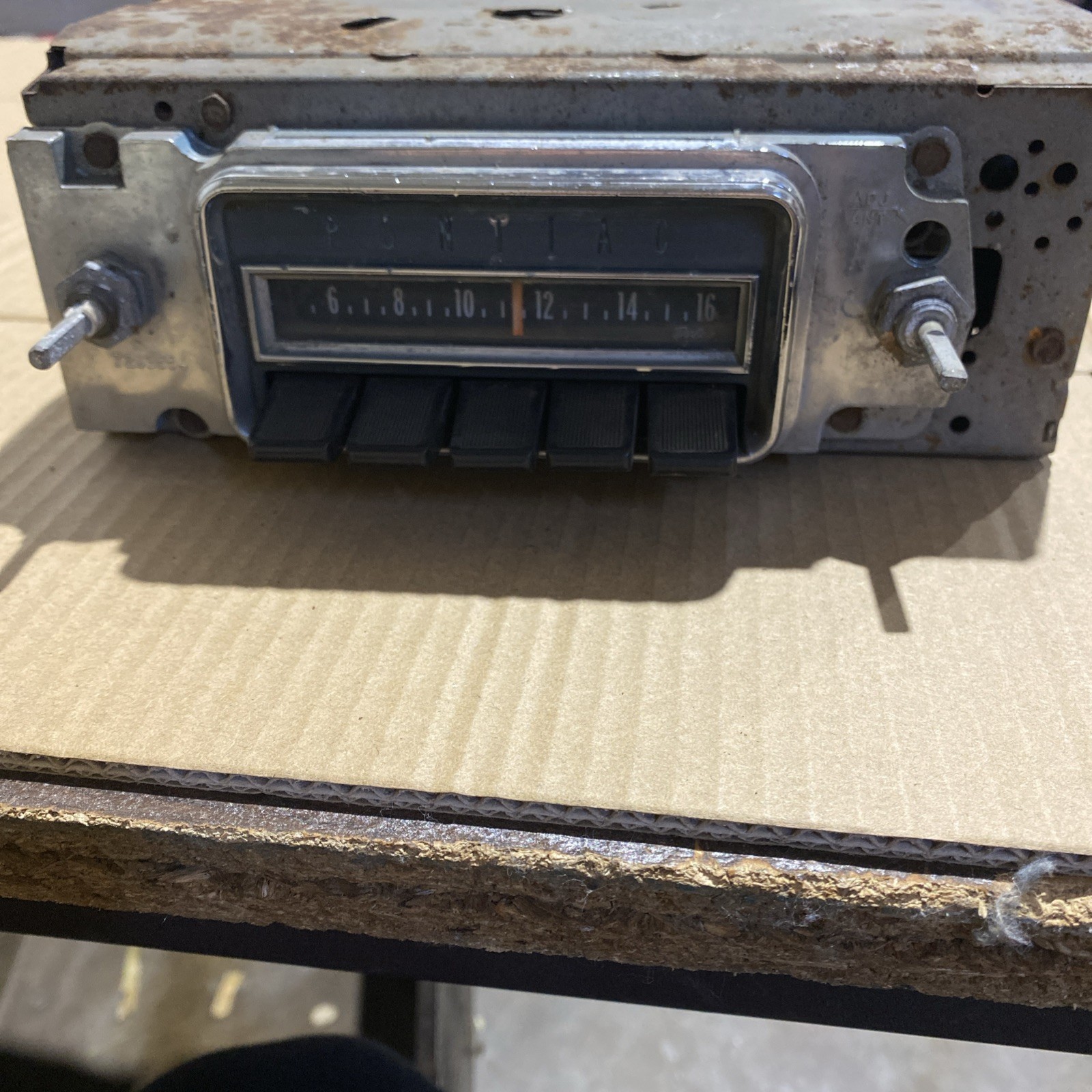 1966 - 1967 PONTIAC GTO LEMANS TEMPEST AM RADIO ORIGINAL GM #7293554 A36