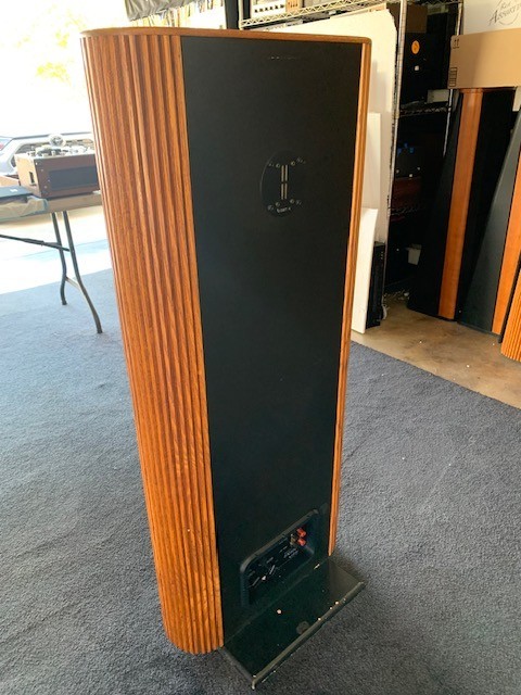 Infinity Kappa 8 Speaker - Fully functional - Sounds wonderful!