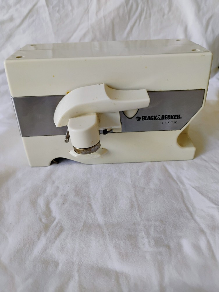 Black & Decker Spacemaker Under Cabinet Can Opener White CO85