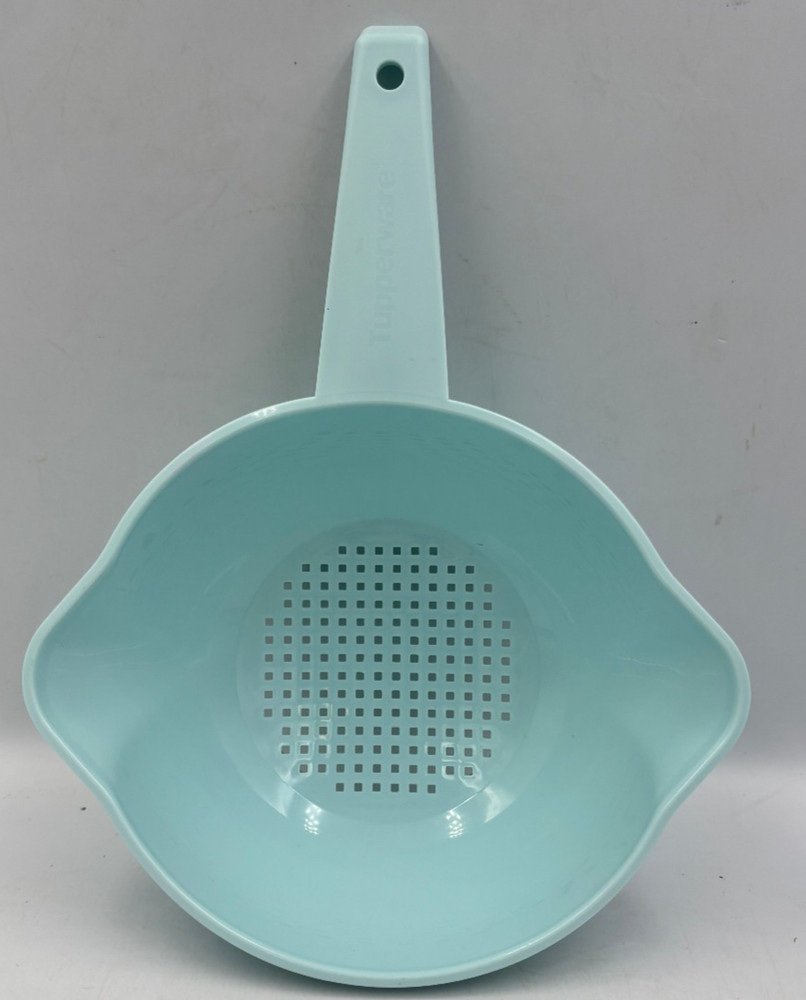 Tupperware 1 Quart Mini Strainer #10417– Aqua – Double Spout