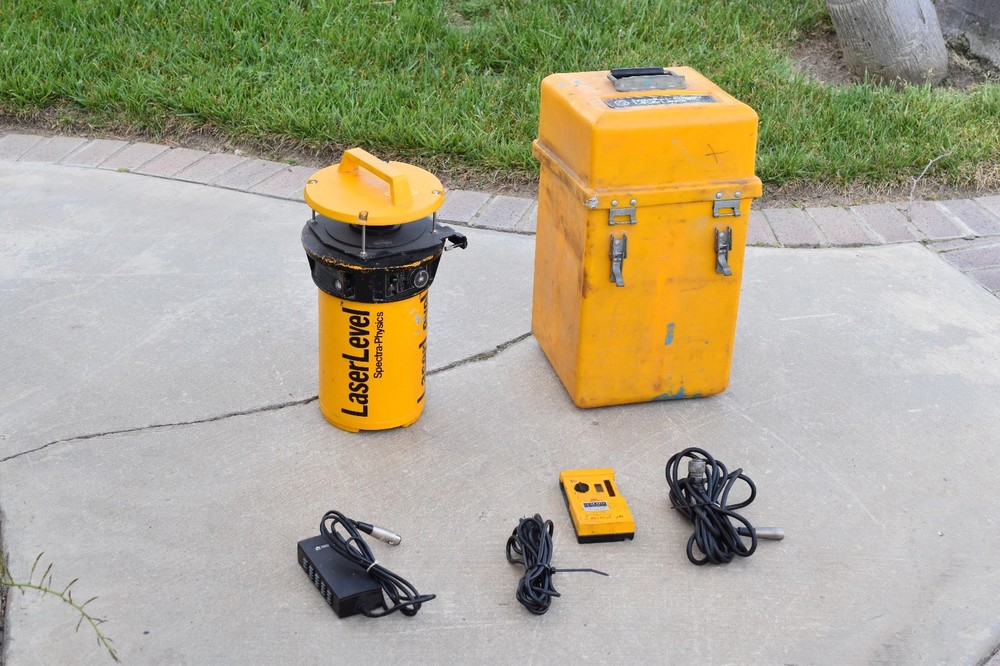 Spectra-Physics Laser Level SL With Case